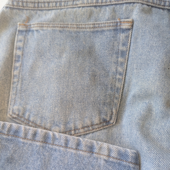Classic Light Blue Relaxed Men's Jeans - Picture 8 of 10
